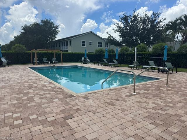 1410 Mariposa CIR 105, Naples, FL 34105