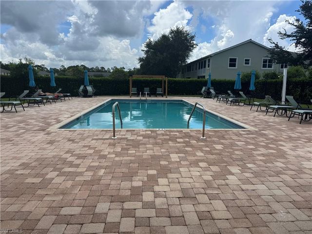 1410 Mariposa CIR 105, Naples, FL 34105