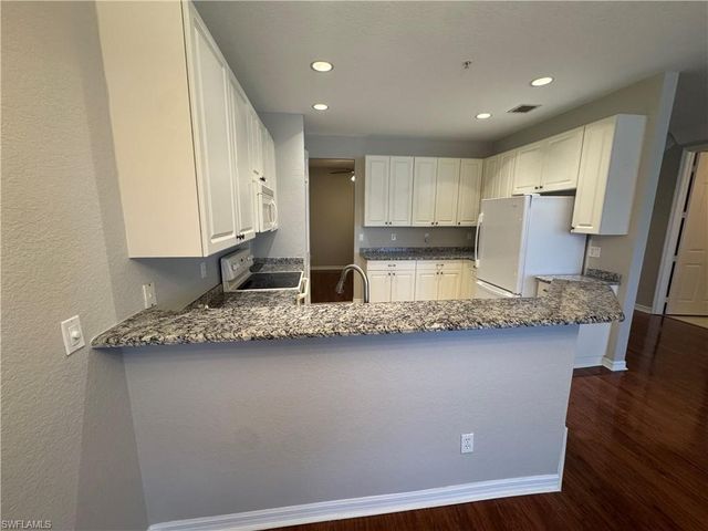 1410 Mariposa CIR 105, Naples, FL 34105