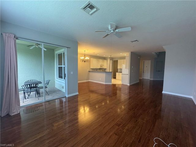 1410 Mariposa CIR 105, Naples, FL 34105