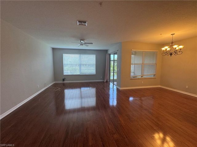 1410 Mariposa CIR 105, Naples, FL 34105