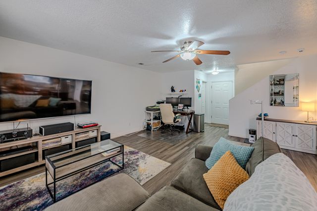 8304 Casa Gris Court NW, Albuquerque, NM 87120