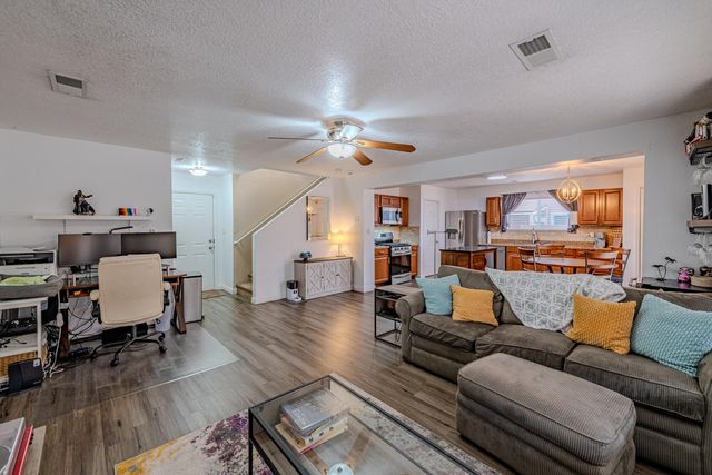 8304 Casa Gris Court NW, Albuquerque, NM 87120