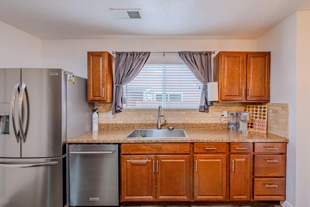 8304 Casa Gris Court NW, Albuquerque, NM 87120