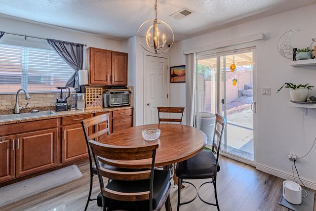 8304 Casa Gris Court NW, Albuquerque, NM 87120