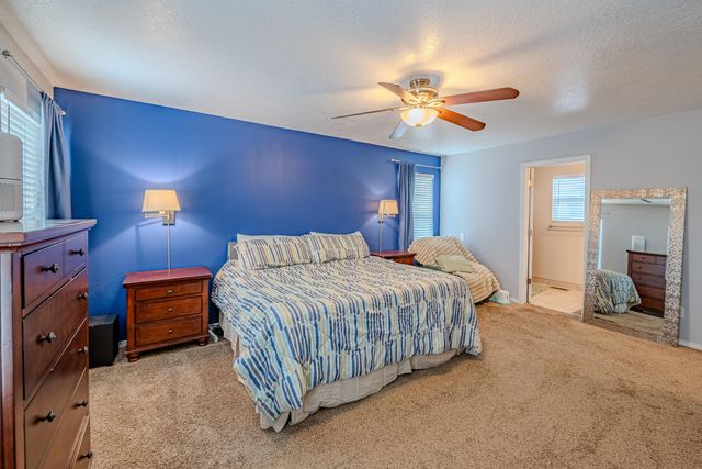 8304 Casa Gris Court NW, Albuquerque, NM 87120