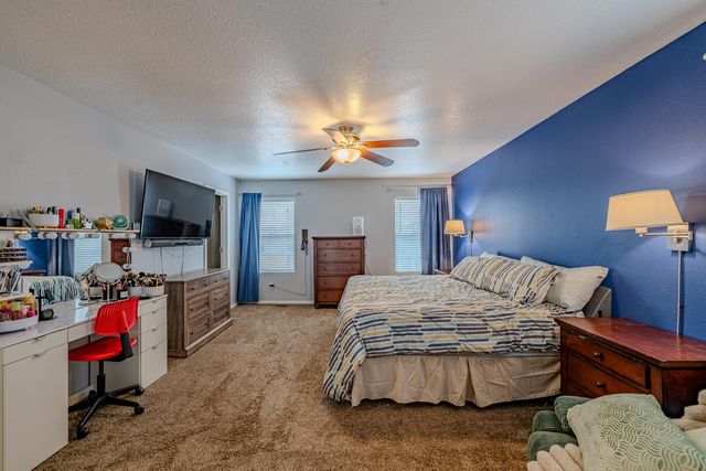 8304 Casa Gris Court NW, Albuquerque, NM 87120