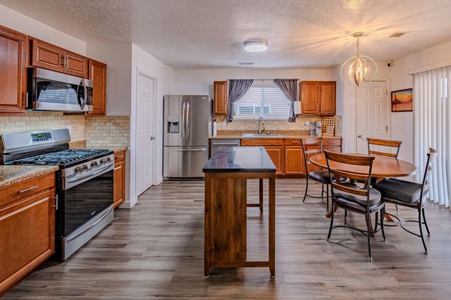 8304 Casa Gris Court NW, Albuquerque, NM 87120