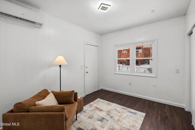 36 Edenburg Avenue, Albany, NY 12203