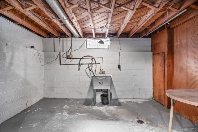 19218 Helen Street, Detroit, MI 48234