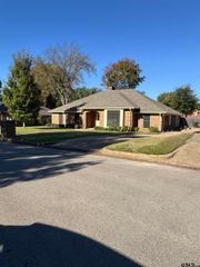 4805 Wendover, Tyler, TX 75703