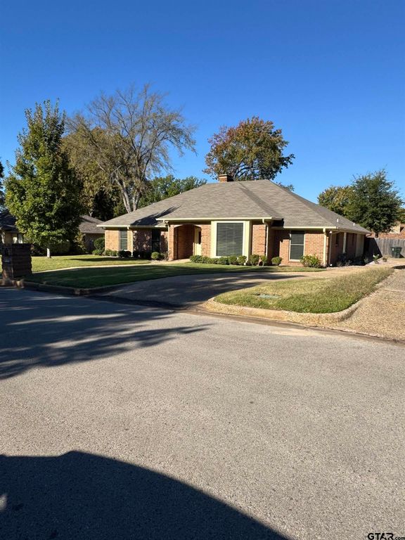 4805 Wendover, Tyler, TX 75703