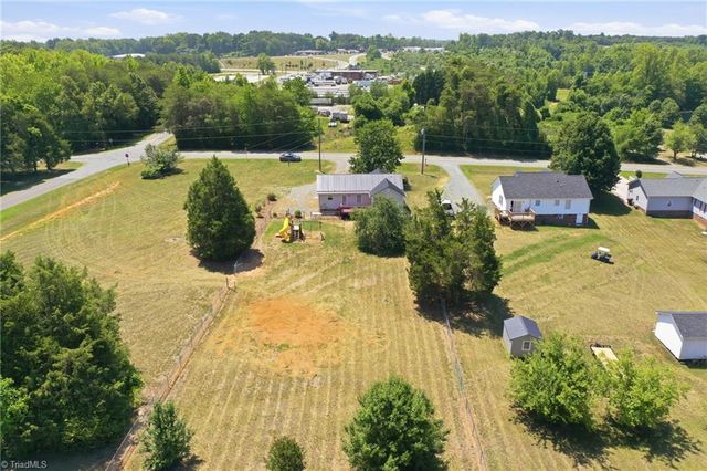 1502 Gibbs Road, Reidsville, NC 27320