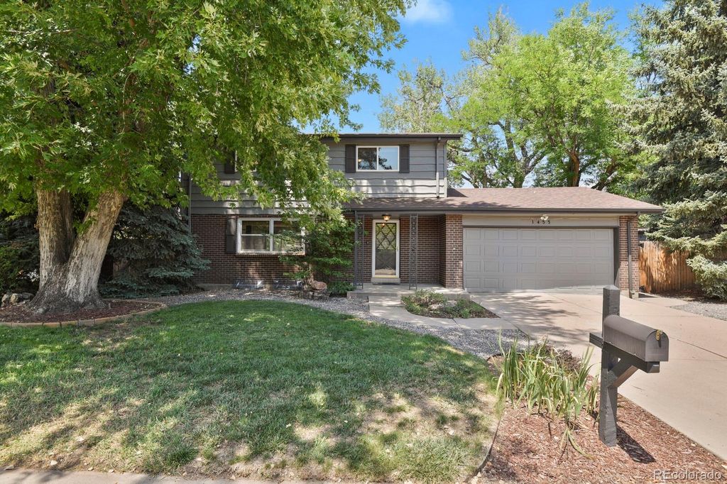 Image 1 of property listing at 1455 W Hinsdale Drive, Littleton, CO 80120