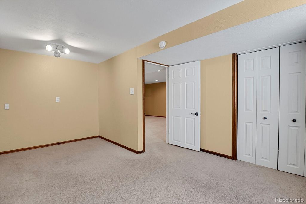 Image 27 of property listing at 1455 W Hinsdale Drive, Littleton, CO 80120