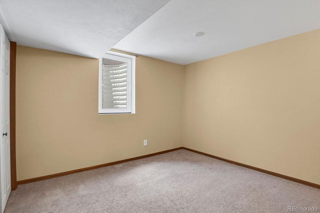 Image 28 of property listing at 1455 W Hinsdale Drive, Littleton, CO 80120