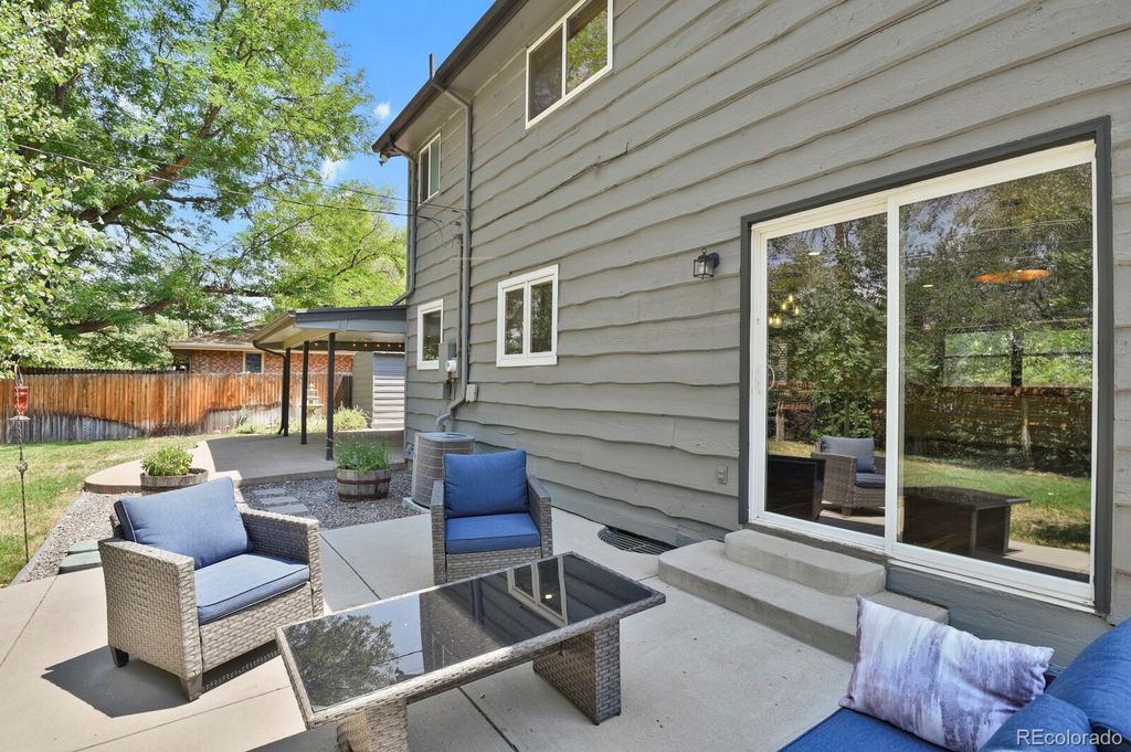 Image 30 of property listing at 1455 W Hinsdale Drive, Littleton, CO 80120