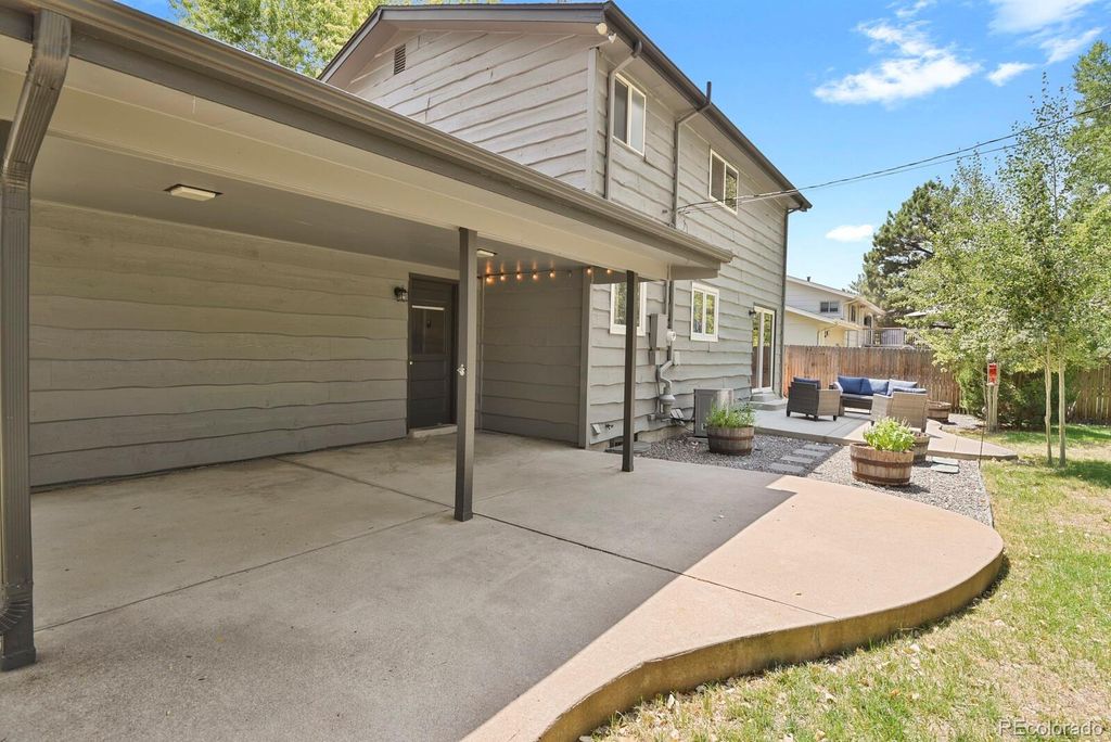Image 31 of property listing at 1455 W Hinsdale Drive, Littleton, CO 80120