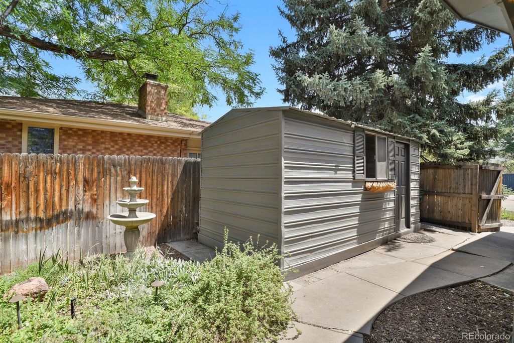 Image 36 of property listing at 1455 W Hinsdale Drive, Littleton, CO 80120