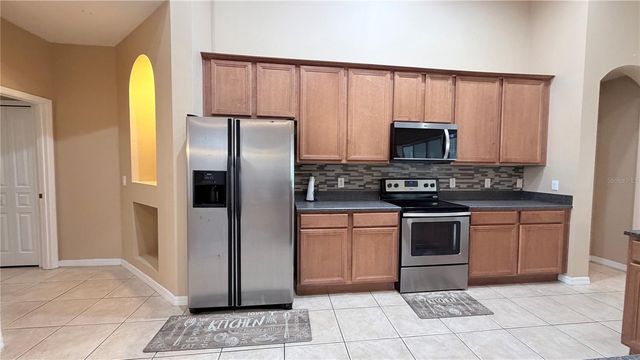 691 ERROL PARKWAY, Apopka, FL 32712