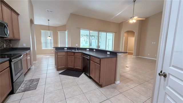 691 ERROL PARKWAY, Apopka, FL 32712