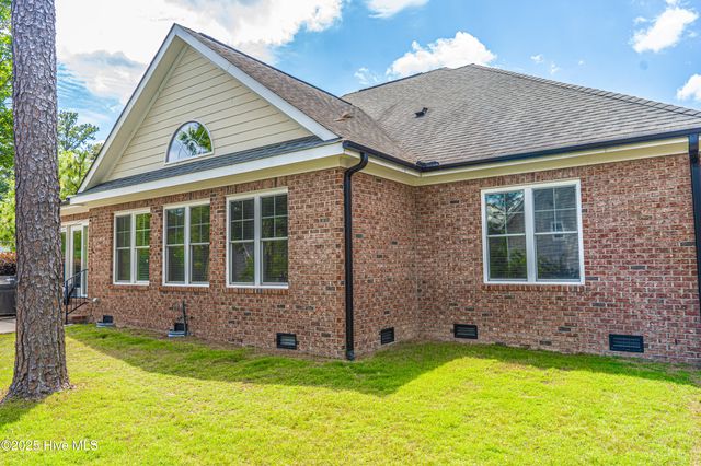 201 Sundew Court, Southern Pines, NC 28387