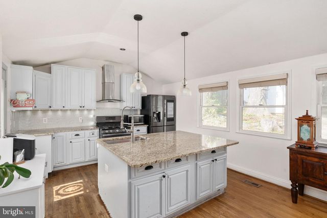 10212 STRATFORD AVE, Fairfax, VA 22030
