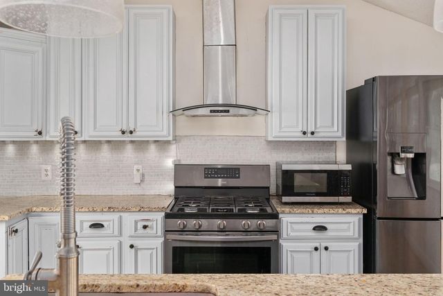 10212 STRATFORD AVE, Fairfax, VA 22030