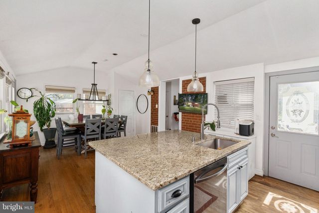 10212 STRATFORD AVE, Fairfax, VA 22030