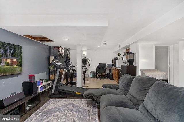 10212 STRATFORD AVE, Fairfax, VA 22030