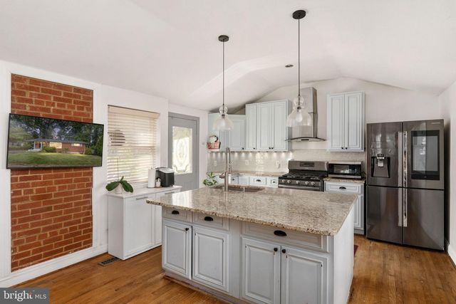 10212 STRATFORD AVE, Fairfax, VA 22030