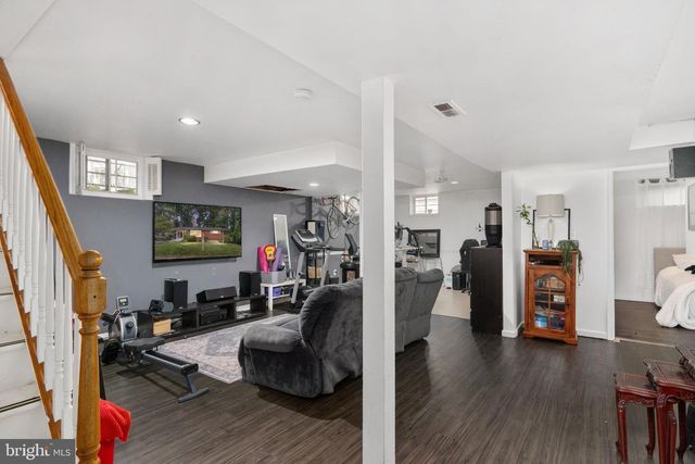 10212 STRATFORD AVE, Fairfax, VA 22030