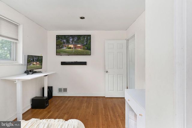 10212 STRATFORD AVE, Fairfax, VA 22030