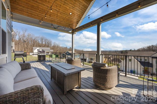 112 Meadow Breeze Road, Arden, NC 28704