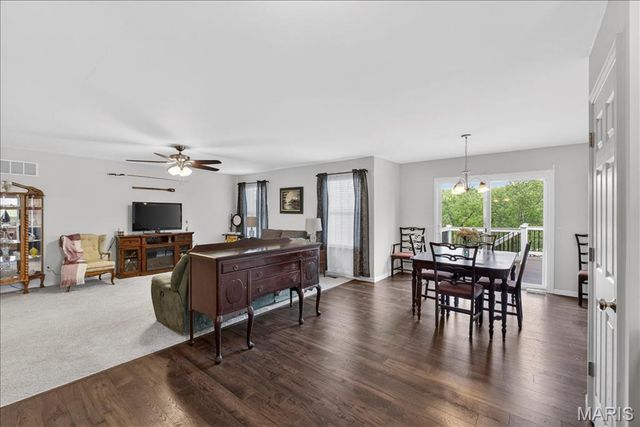 804 Cedar Bluff Way, Fenton, MO 63026