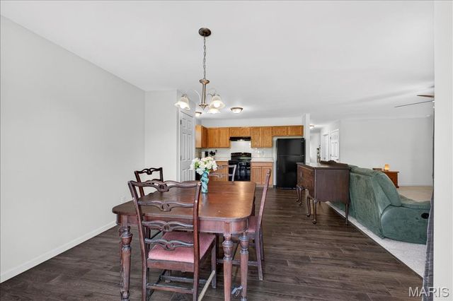 804 Cedar Bluff Way, Fenton, MO 63026