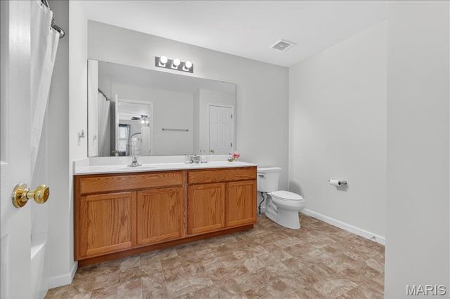 804 Cedar Bluff Way, Fenton, MO 63026