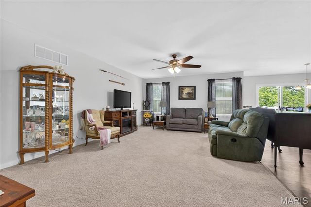 804 Cedar Bluff Way, Fenton, MO 63026