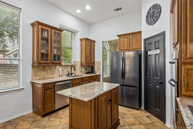 2700 Black Canyon Drive, Mckinney, TX 75072