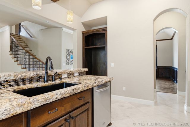 7213 E 111th Place S, Bixby, OK 74008