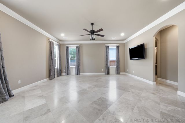 7213 E 111th Place S, Bixby, OK 74008