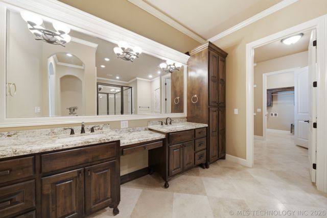7213 E 111th Place S, Bixby, OK 74008