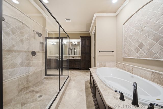 7213 E 111th Place S, Bixby, OK 74008