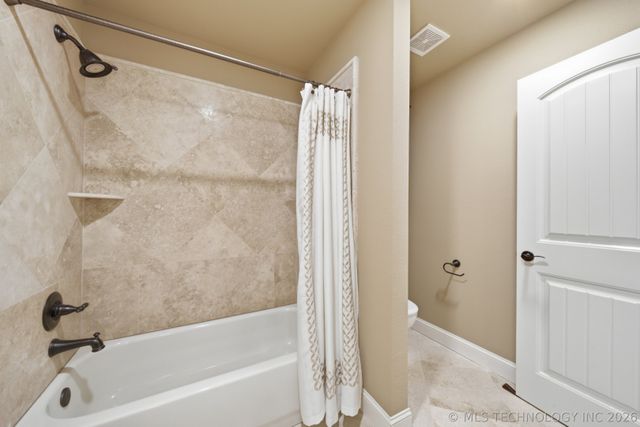 7213 E 111th Place S, Bixby, OK 74008