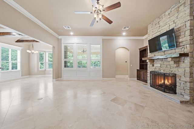 7213 E 111th Place S, Bixby, OK 74008