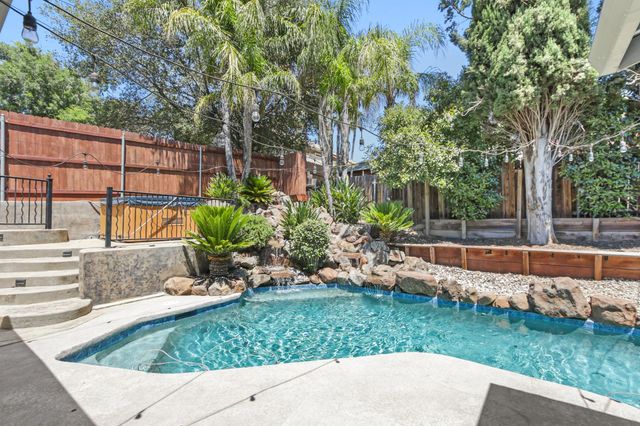 6520 Getaway Ct, Orangevale, CA 95662