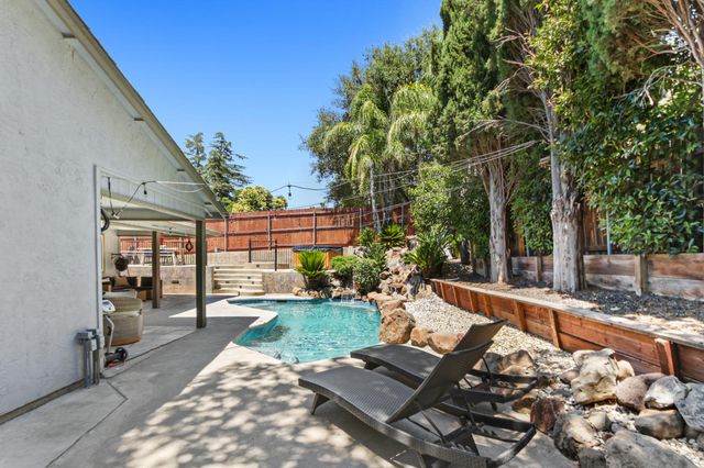 6520 Getaway Ct, Orangevale, CA 95662