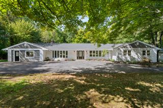 21 Featherbed Lane, Branford, CT 06405