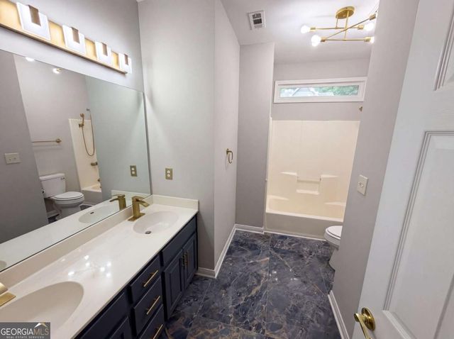 15 Navaho Lane, Sharpsburg, GA 30277