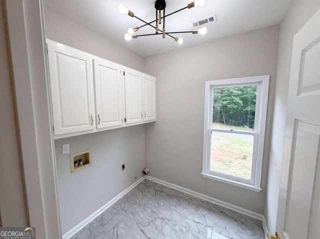 15 Navaho Lane, Sharpsburg, GA 30277